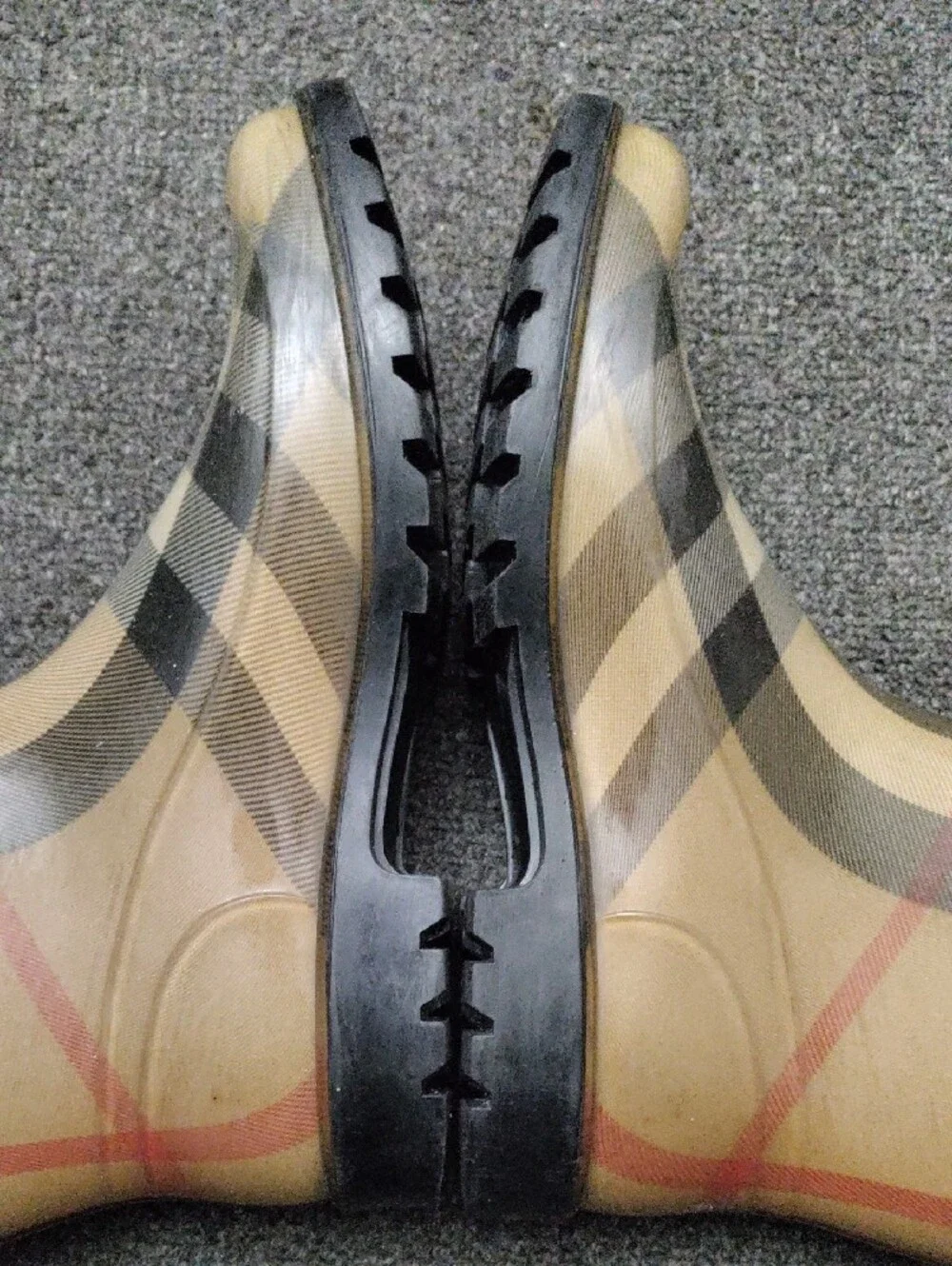 Burberry haymarket classic
